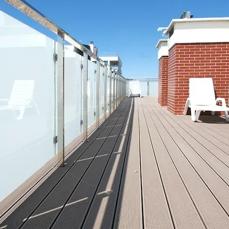 Apartment Forest Surfingbird *