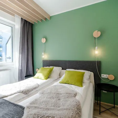 Forest Surfingbird Apartment